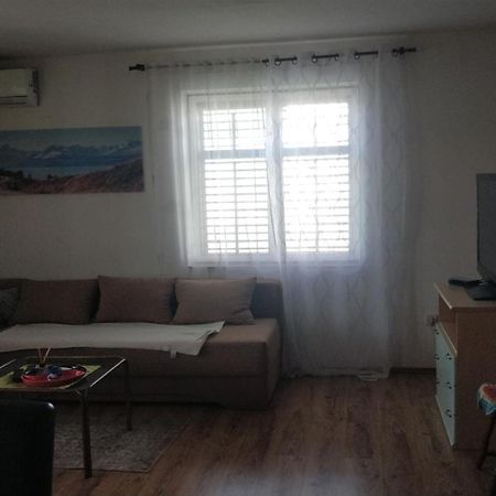 Vacation House Loreta Sveti Rok ภายนอก รูปภาพ