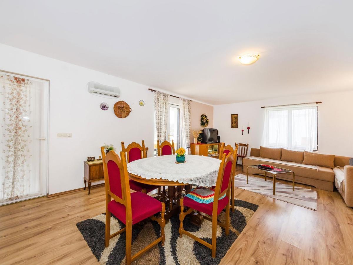 Vacation House Loreta Sveti Rok ภายนอก รูปภาพ