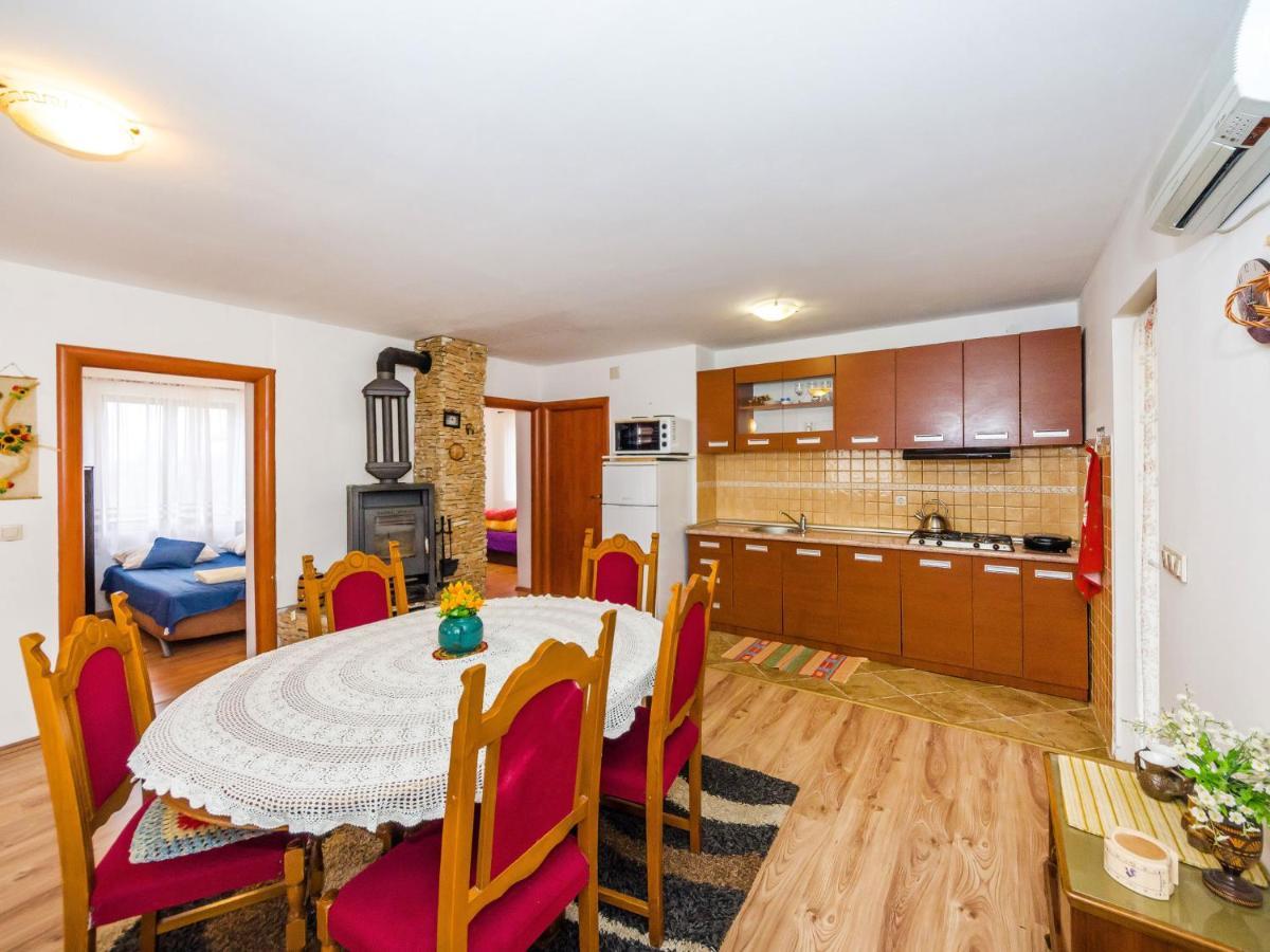 Vacation House Loreta Sveti Rok ภายนอก รูปภาพ